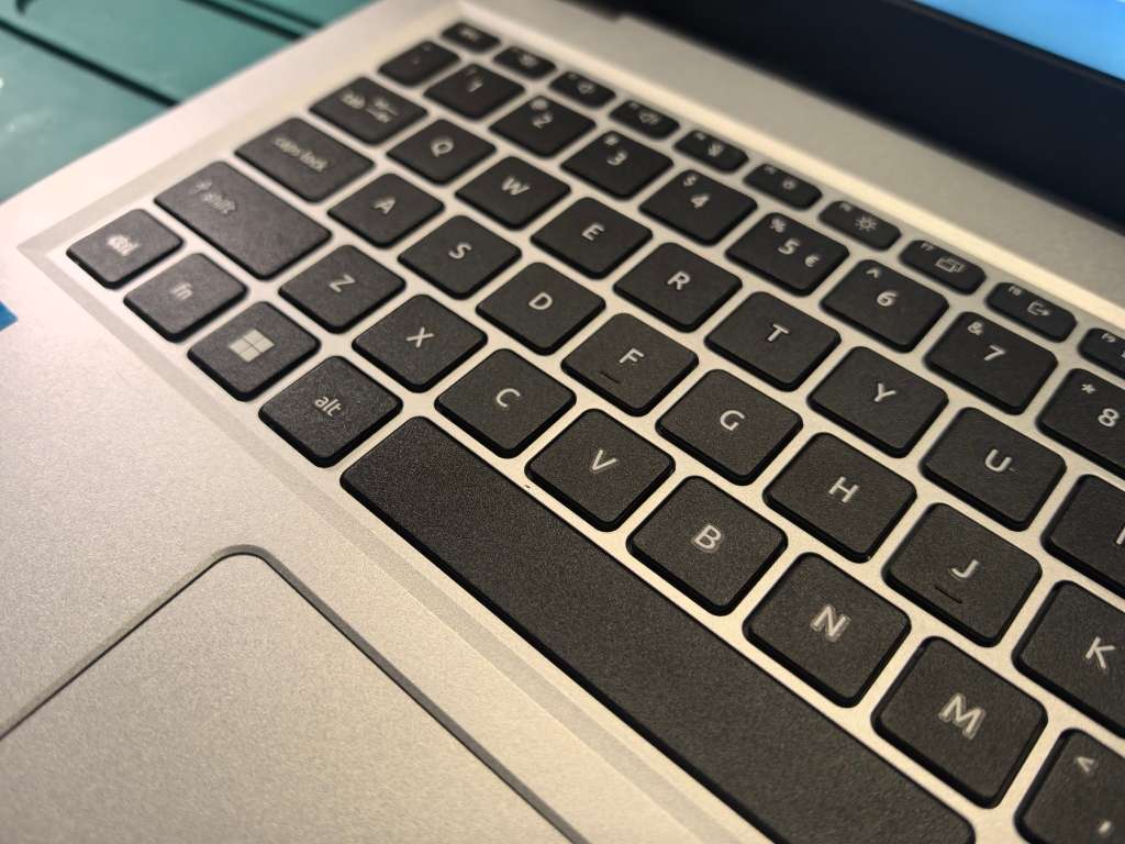 14TH GEN i3-ACER ASPIRE 3*i3-N305-8GB DDR5-512GB NVME-FULL HD-OCTA CORE-UHD GRAPHICS