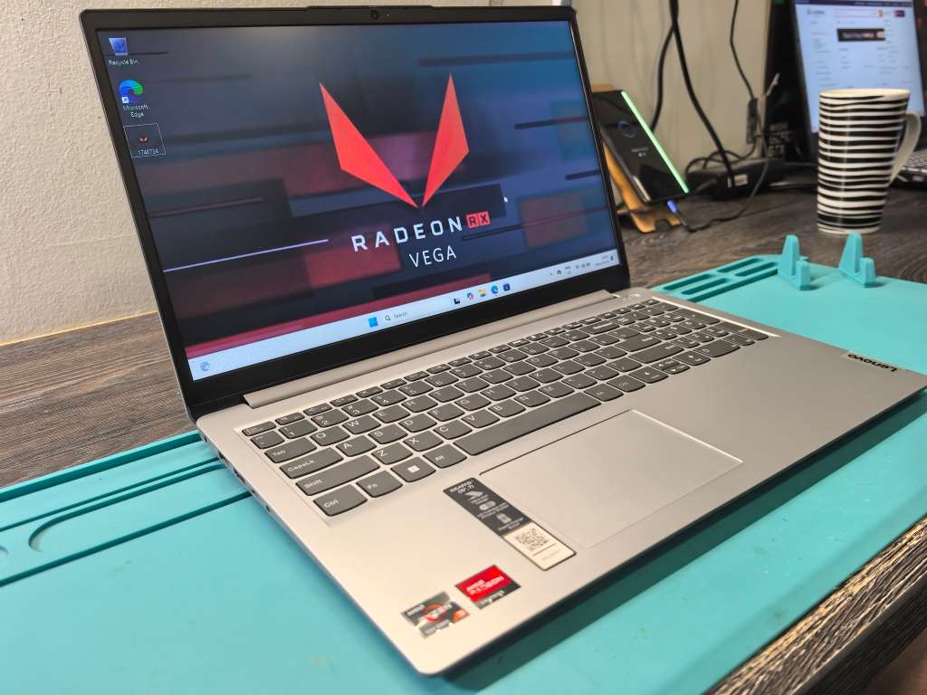 12th gen-LENOVO IDEAPAD 1-AMD RYZEN 5-5500U-16GB DDR5-512GB NVME-RADEON-QUAD CORE-FHD