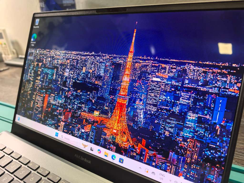 ASUS ZENBOOK 13 UX325E*i7-1165G7-8GB DDR4-512GB SSD-FHD-IRIS GRAPHICS