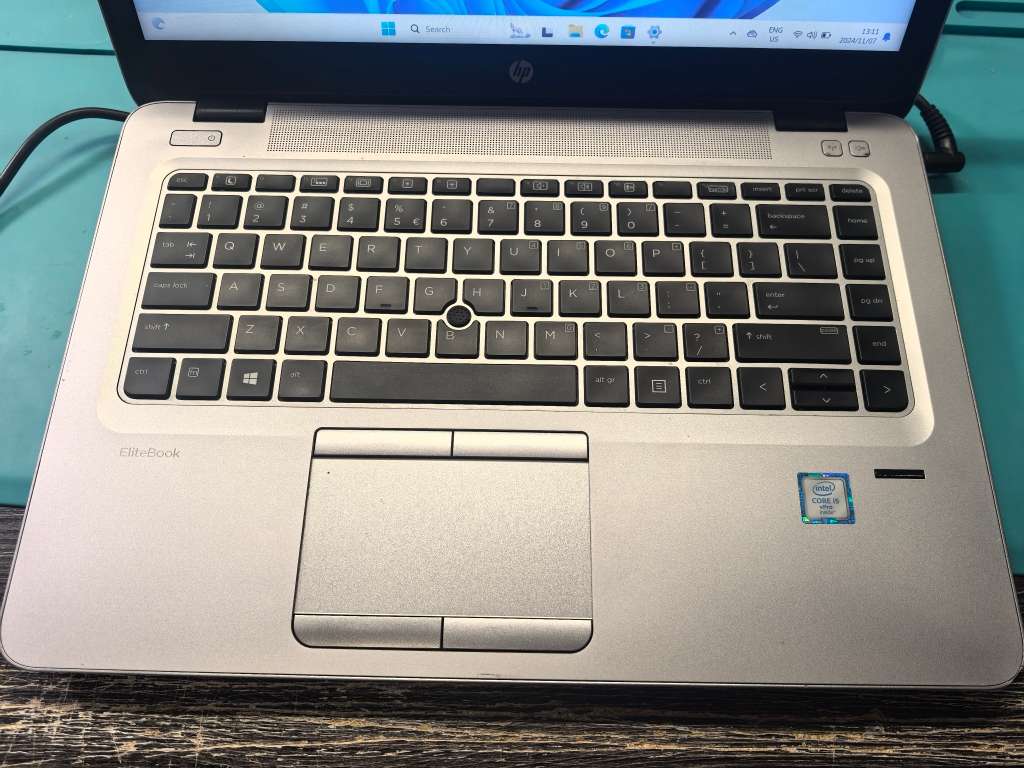 *HP ELITEBOOK 840 G3*i5-6300U*8GB DDR4*256GB SSD*FHD*BACKLIT