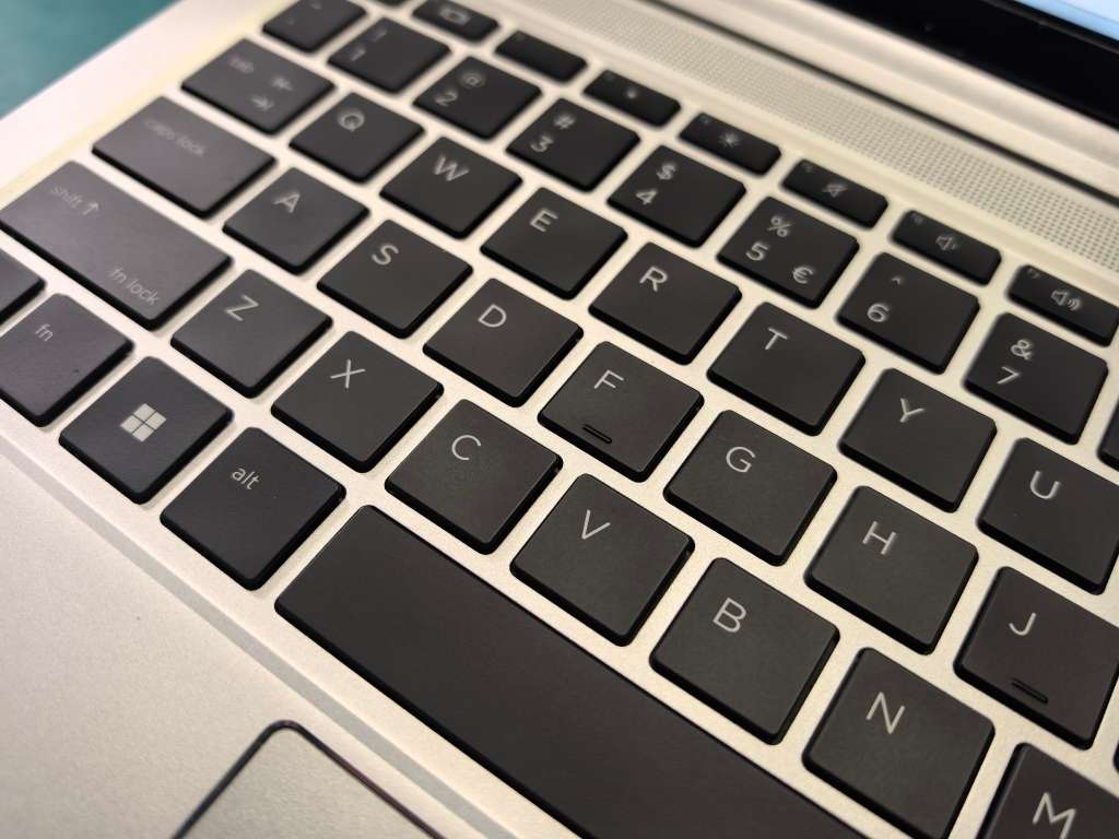 HP PROBOOK 640 G8-i5-1145G7-16GB DDR4-256GB SSD-FHD-10 CORES-BACKLIT-WARRANTY