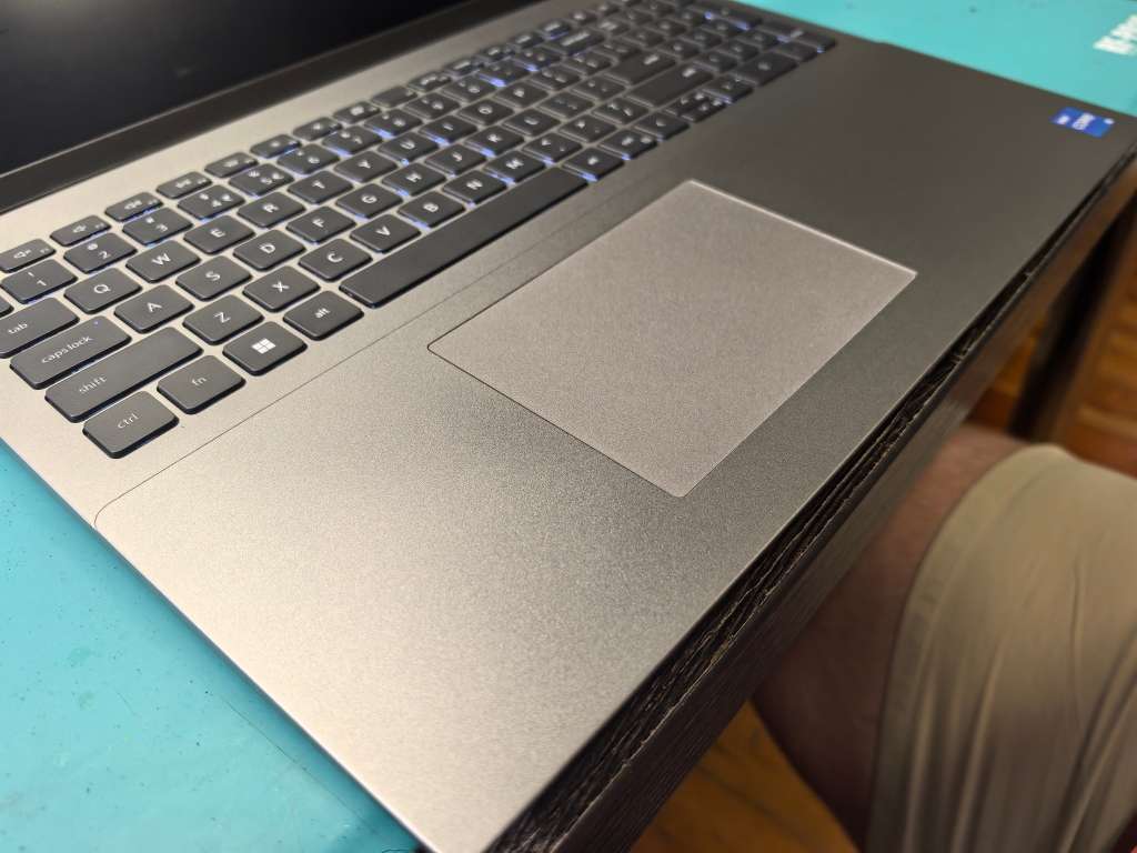 12TH GEN i5-DELL VOSTRO 5620-i5-1240P-16GB RAM-2TB SSD-FHD+*XE GRAPHICS