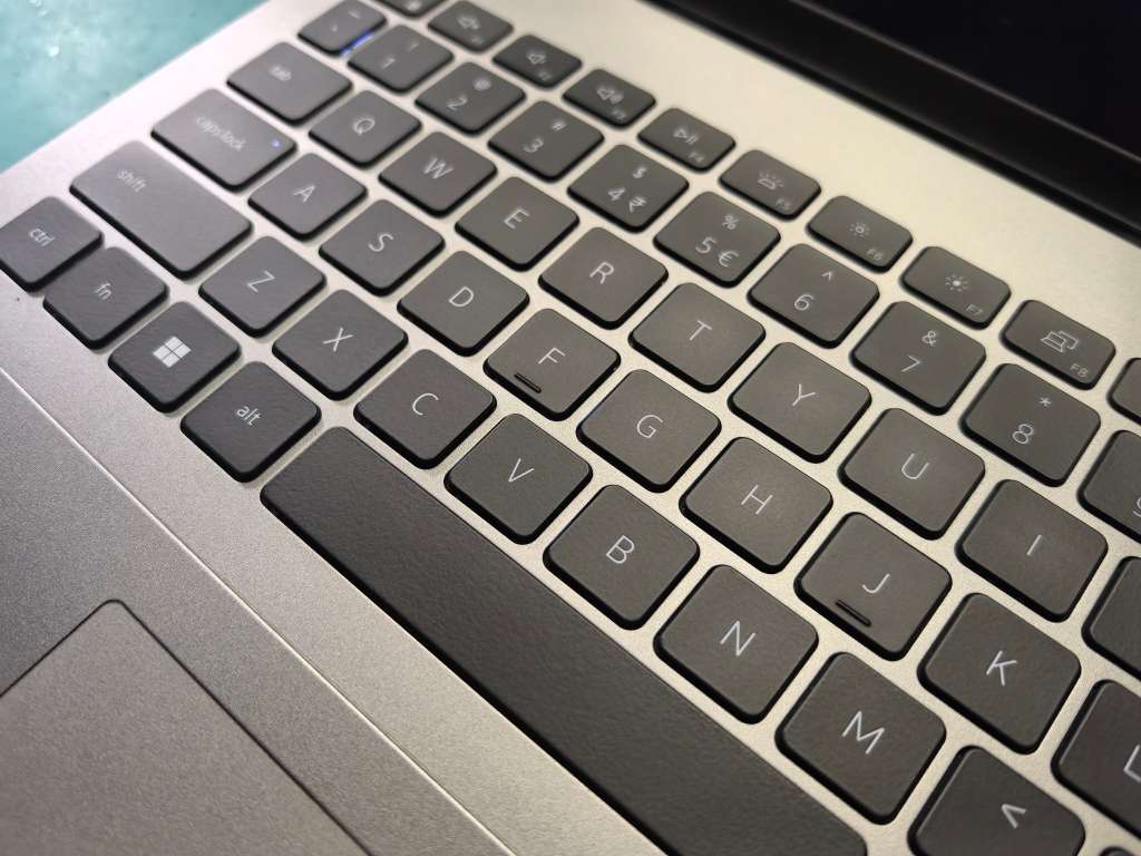 12TH GEN i5-DELL VOSTRO 5620-i5-1240P-16GB RAM-2TB SSD-FHD+*XE GRAPHICS