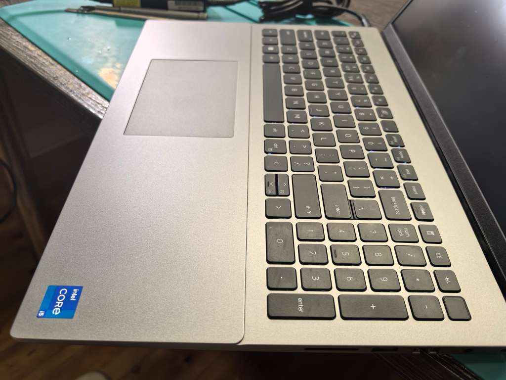 12TH GEN i5-DELL VOSTRO 5620-i5-1240P-16GB RAM-2TB SSD-FHD+*XE GRAPHICS