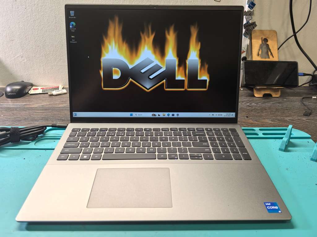 12TH GEN i5-DELL VOSTRO 5620-i5-1240P-16GB RAM-2TB SSD-FHD+*XE GRAPHICS