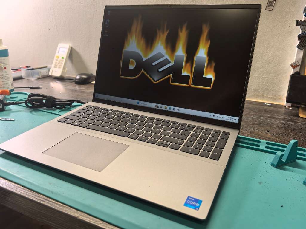 12TH GEN i5-DELL VOSTRO 5620-i5-1240P-16GB RAM-2TB SSD-FHD+*XE GRAPHICS