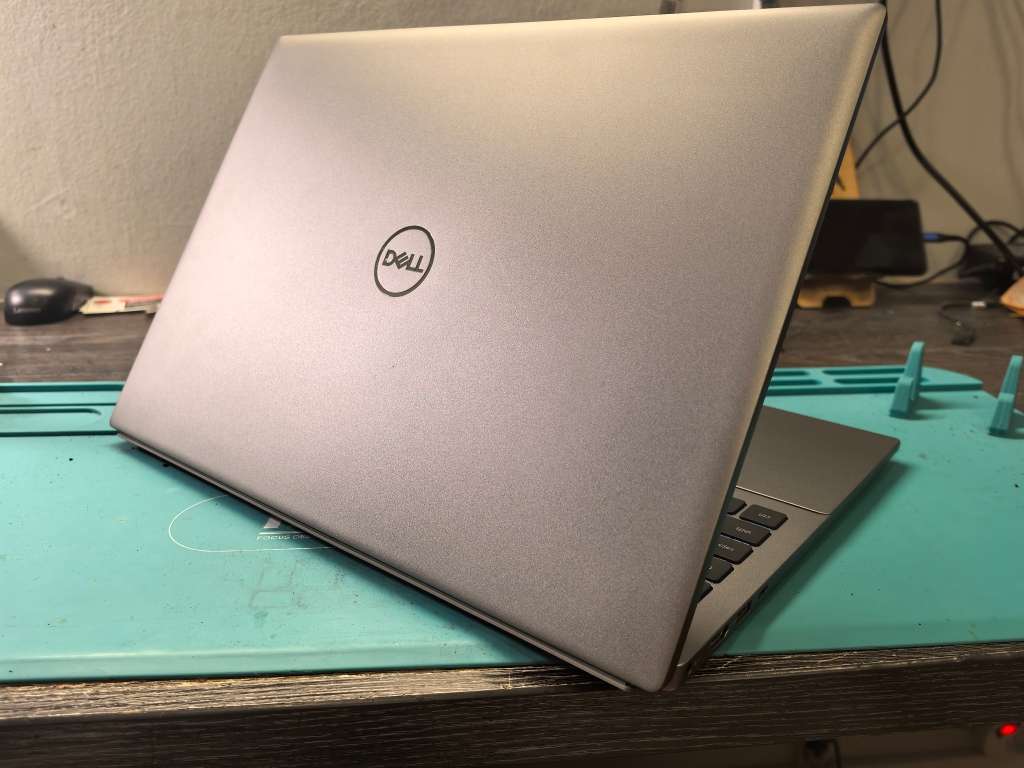 12TH GEN i5-DELL VOSTRO 5620-i5-1240P-16GB RAM-2TB SSD-FHD+*XE GRAPHICS