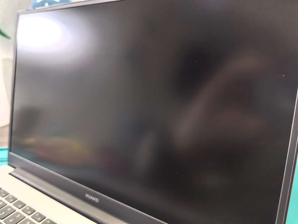 HUAWEI MATEBOOK D 15*i3-1115G4*8GB DDR4*256GB SSD*FHD*IPS*UHD GRAPHICS