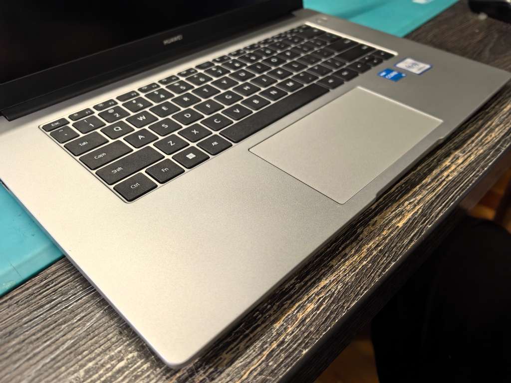 HUAWEI MATEBOOK D 15*i3-1115G4*8GB DDR4*256GB SSD*FHD*IPS*UHD GRAPHICS