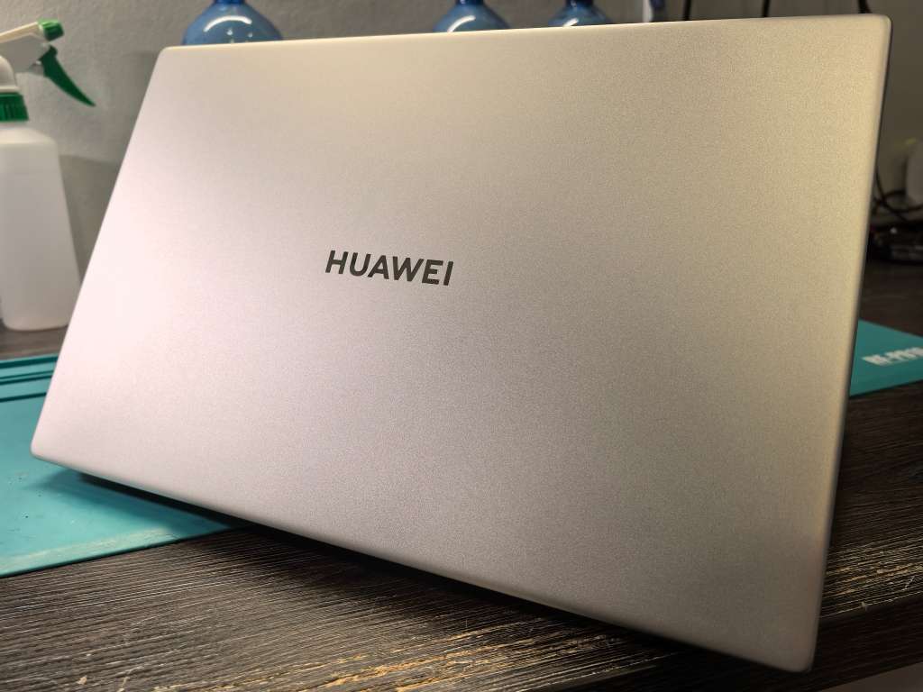 HUAWEI MATEBOOK D 15*i3-1115G4*8GB DDR4*256GB SSD*FHD*IPS*UHD GRAPHICS