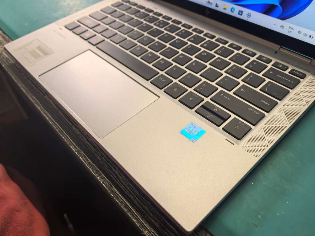 AS NEW!*HP ELITEBOOK X360 1030g8*i5-1145G7-TOUCHSCREEN-16GB RAM-256GB SSD-FHD IPS