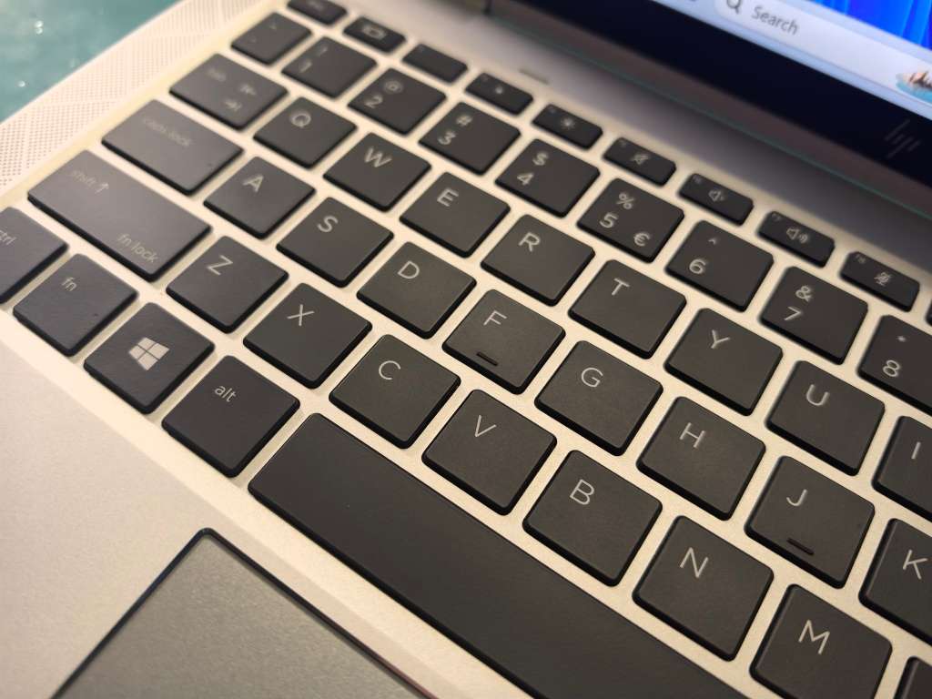 AS NEW!*HP ELITEBOOK X360 1030g8*i5-1145G7-TOUCHSCREEN-16GB RAM-256GB SSD-FHD IPS