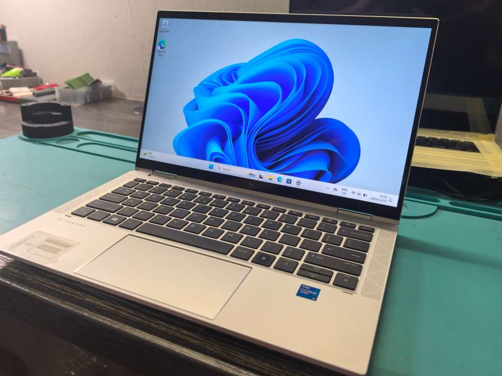 AS NEW!*HP ELITEBOOK X360 1030g8*i5-1145G7-TOUCHSCREEN-16GB RAM-256GB SSD-FHD IPS