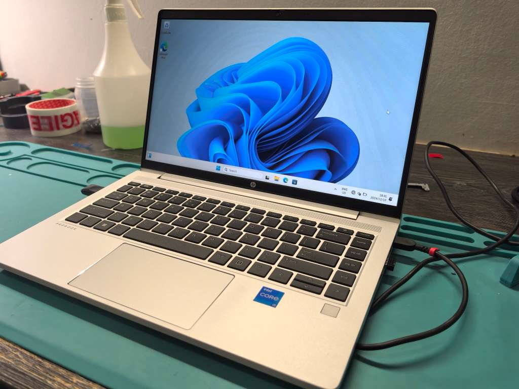 HP ProBook 440 G9 - i5-1235U - 16GB DDR4 - 256GB SSD - FHD - 10 Cores