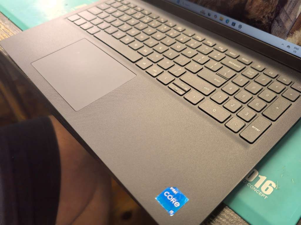 11th Gen Dell Vostro 3510, i5-1135G7, 16GB DDR4, 256GB SSD + 1000GB HDD, HD