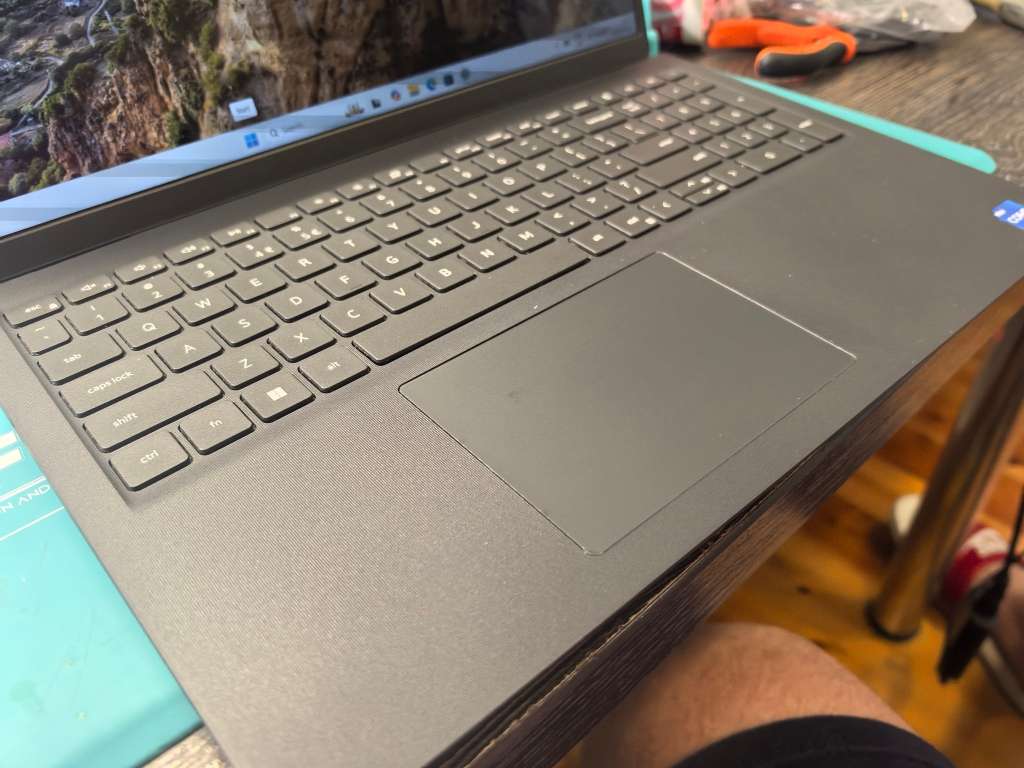 11th Gen Dell Vostro 3510, i5-1135G7, 16GB DDR4, 256GB SSD + 1000GB HDD, HD