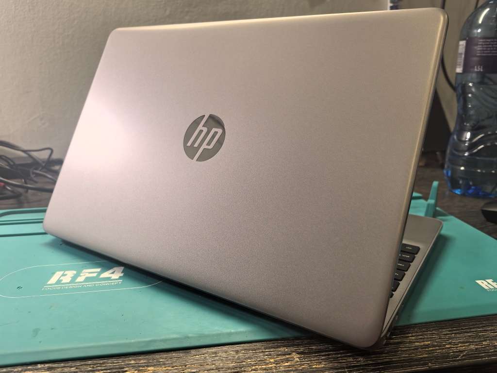 10TH GEN-HP 250 G8*i3-10110u-8GB DDR4-512GB NVME SSD-HD