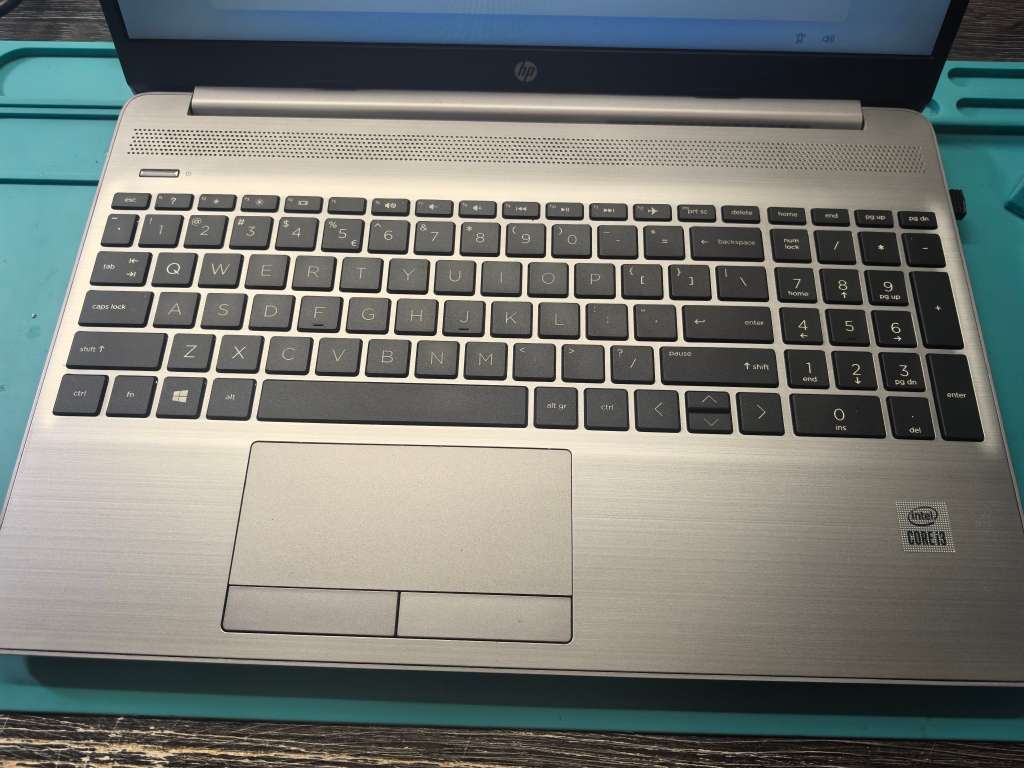 10TH GEN-HP 250 G8*i3-10110u-8GB DDR4-512GB NVME SSD-HD