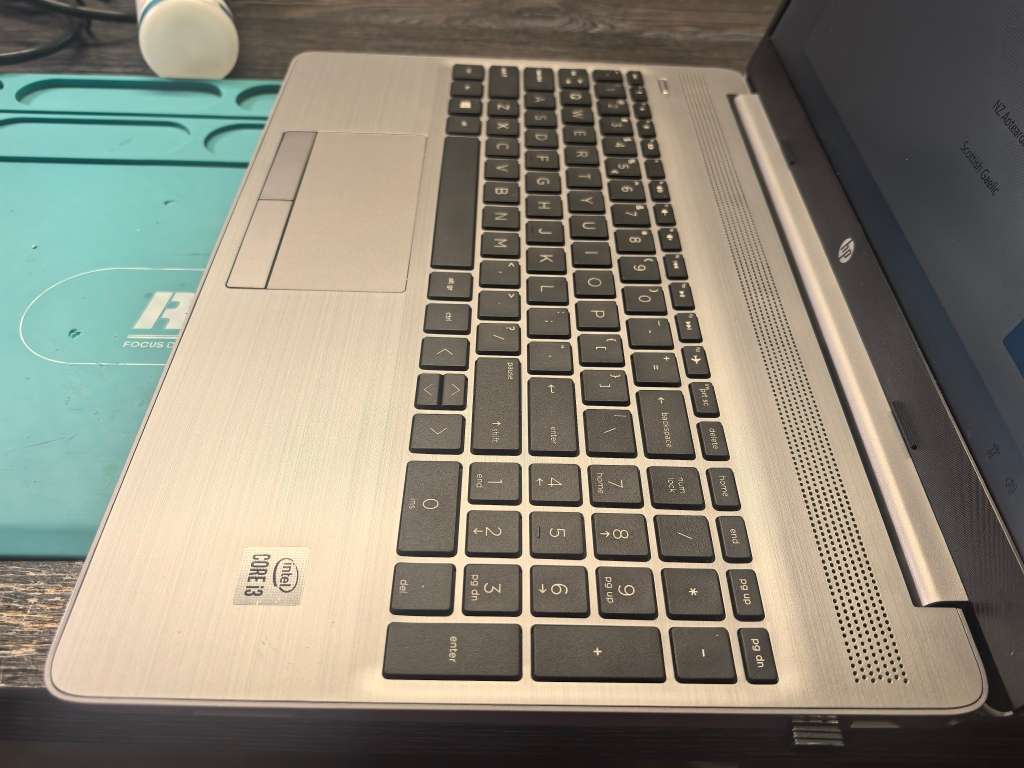 10TH GEN-HP 250 G8*i3-10110u-8GB DDR4-512GB NVME SSD-HD