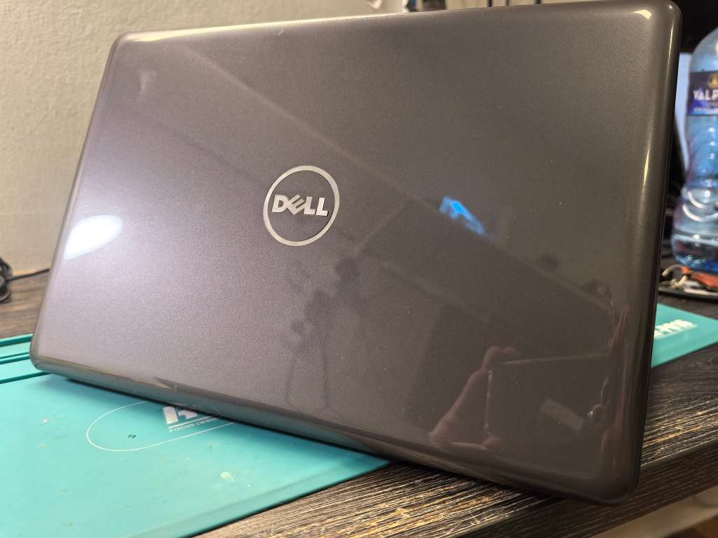 Touchscreen Dell Inspiron 5567 i5-7200U 8GB 256GB SSD FHD
