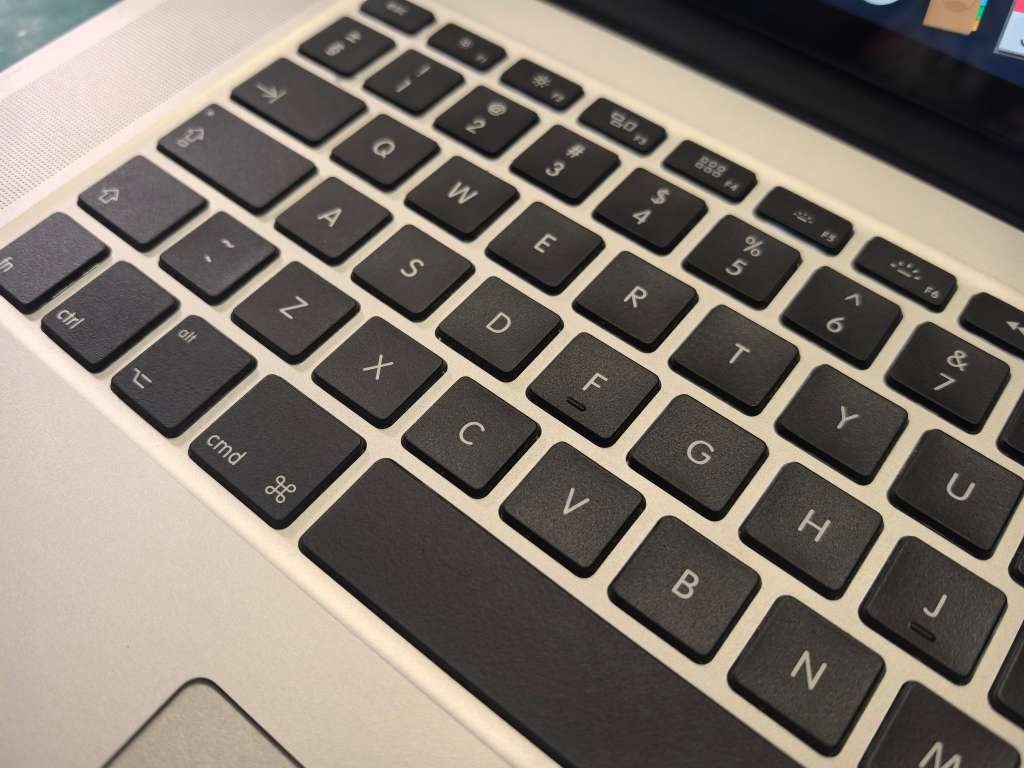 Apple MacBook Pro 2015 Core i7 16GB RAM 512GB SSD Retina 2880x1800