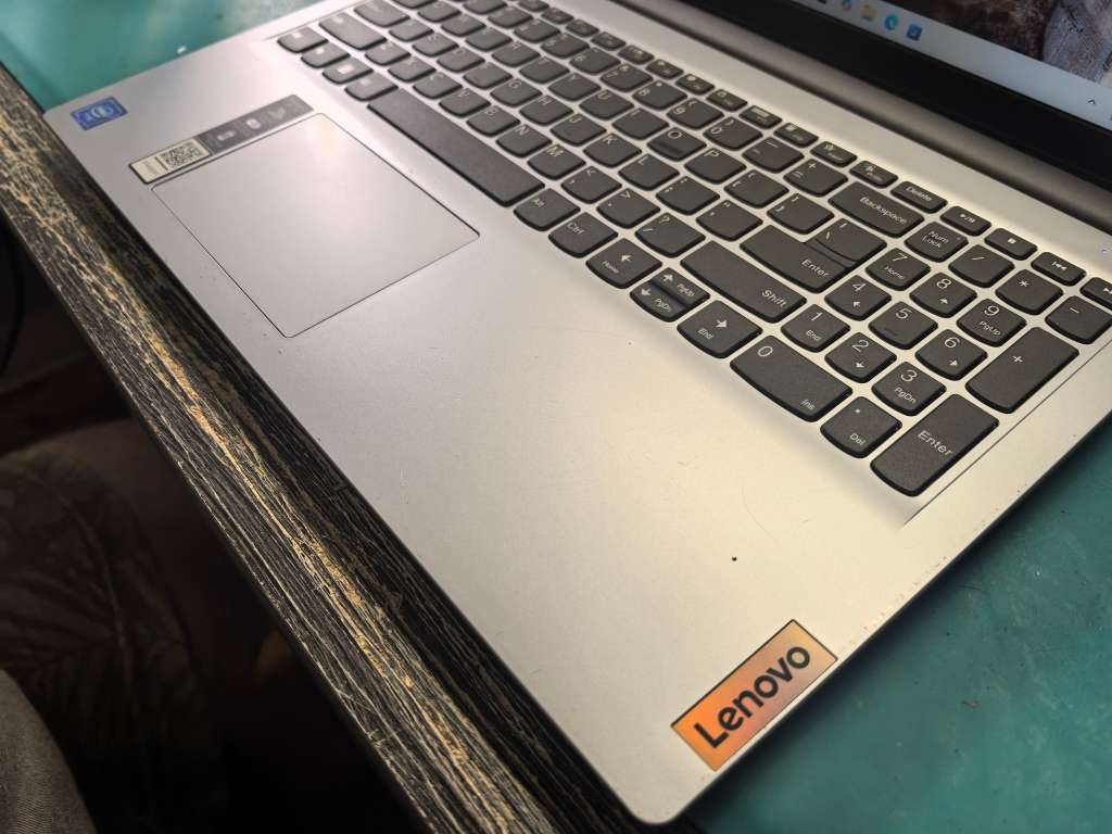 Lenovo Ideapad 1-N4020 Celeron-4GB DDR4-256GB NVMe SSD-UHD Graphics-FHD