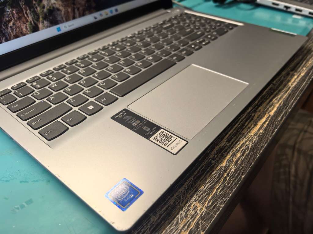 Lenovo Ideapad 1-N4020 Celeron-4GB DDR4-256GB NVMe SSD-UHD Graphics-FHD