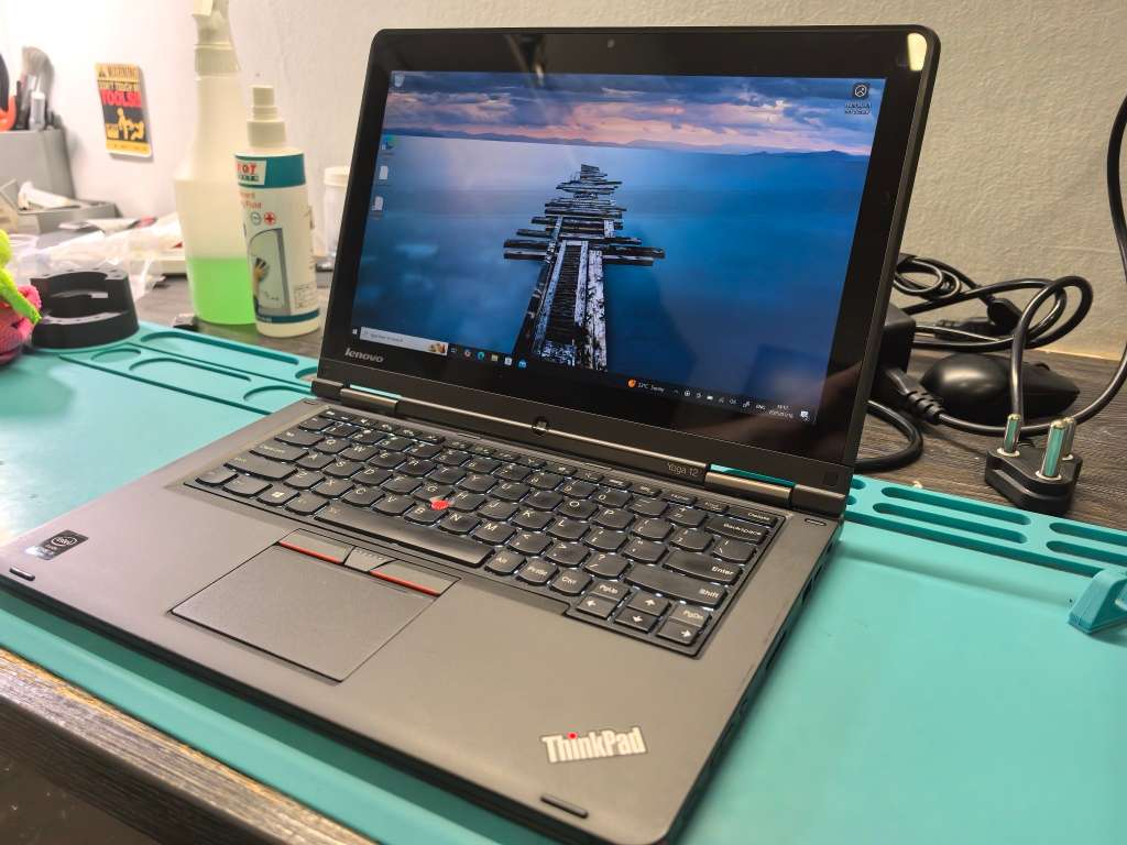 LATE ENTRY-ULTRABOOK*LENOVO THINKPAD YOGA 12*i5-5300U*TOUCH*8GB LPR3*256GB SSD*FHD*360 FLIP*
