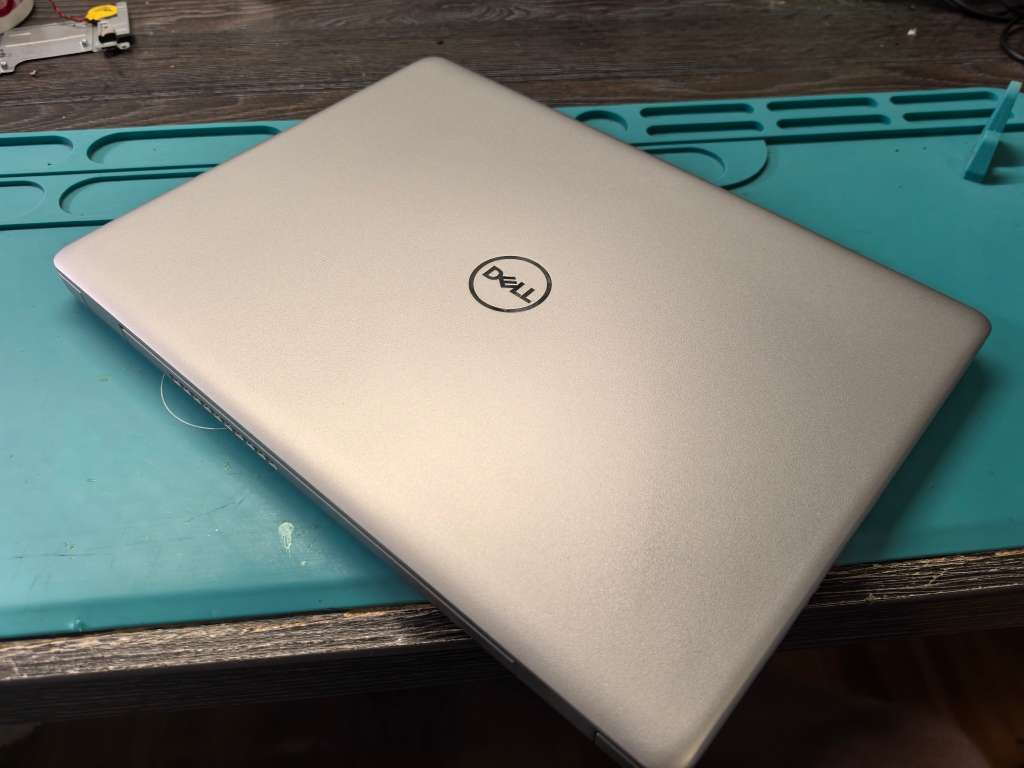 QUAD CORE i5-DELL INSPIRON 5510-i5-1035G1-8GB DDR4*256GB SSD*FHD