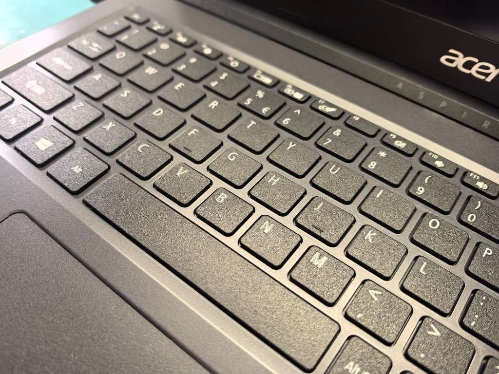 ACER ASPIRE 1*CELERON N4020*128GB SSD*8GB RAM*UHD GRAPHICS*