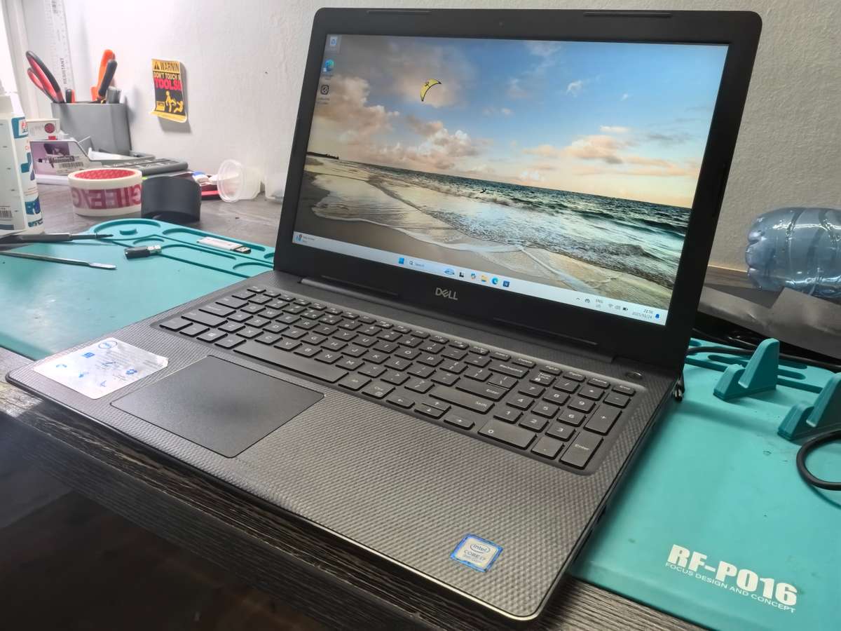 Dell Inspiron 3580 Quad Core i7-8565U 16GB FHD 512GB NVMe SSD