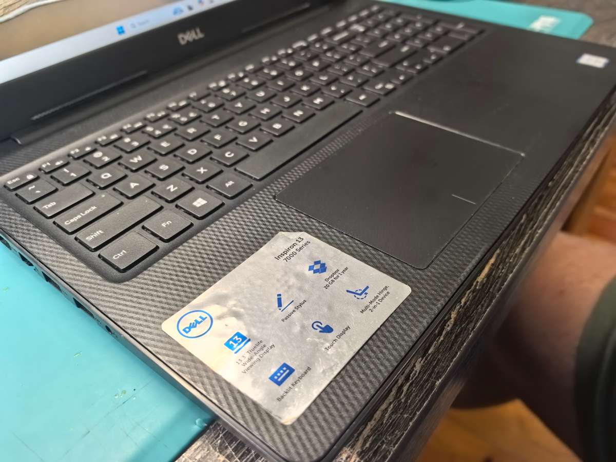 Dell Inspiron 3580 Quad Core i7-8565U 16GB FHD 512GB NVMe SSD