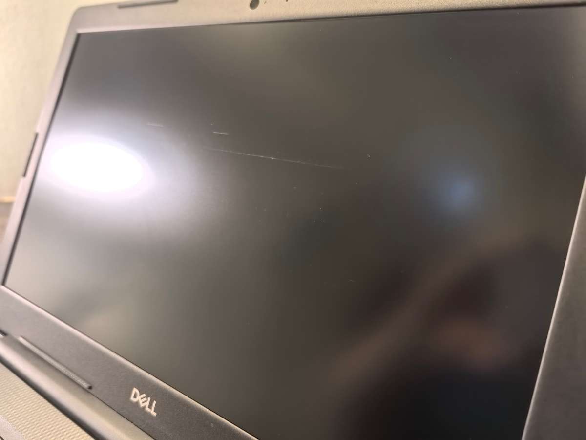 Dell Inspiron 3580 Quad Core i7-8565U 16GB FHD 512GB NVMe SSD