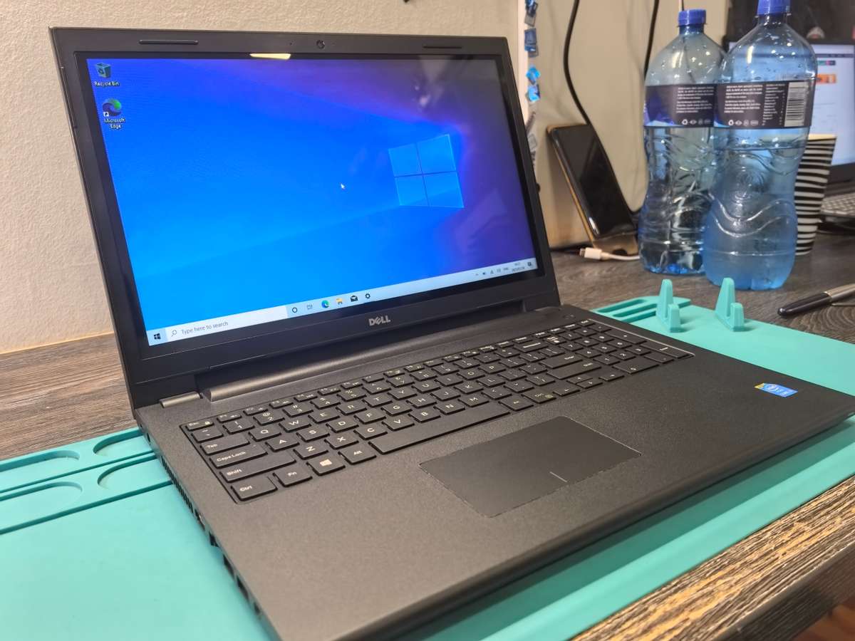 TOUCHSCREEN-DELL INSPIRON 15 3543-i3-5005u*8GB RAM*256GB SSD*DVD