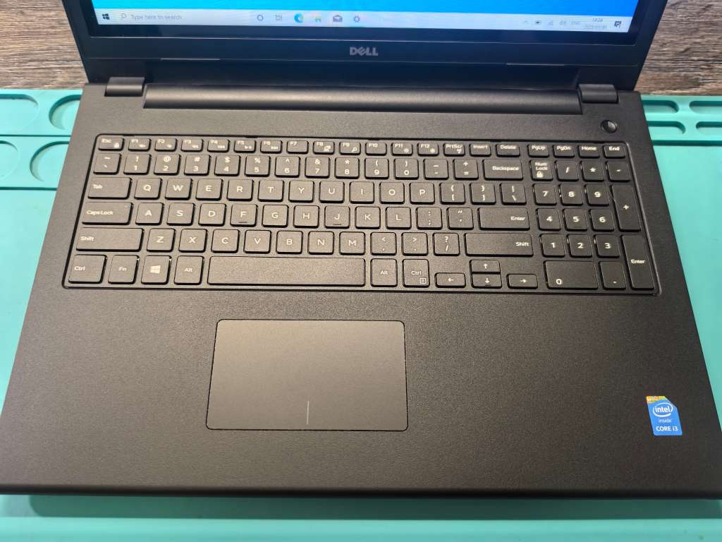 TOUCHSCREEN-DELL INSPIRON 15 3543-i3-5005u*8GB RAM*256GB SSD*DVD