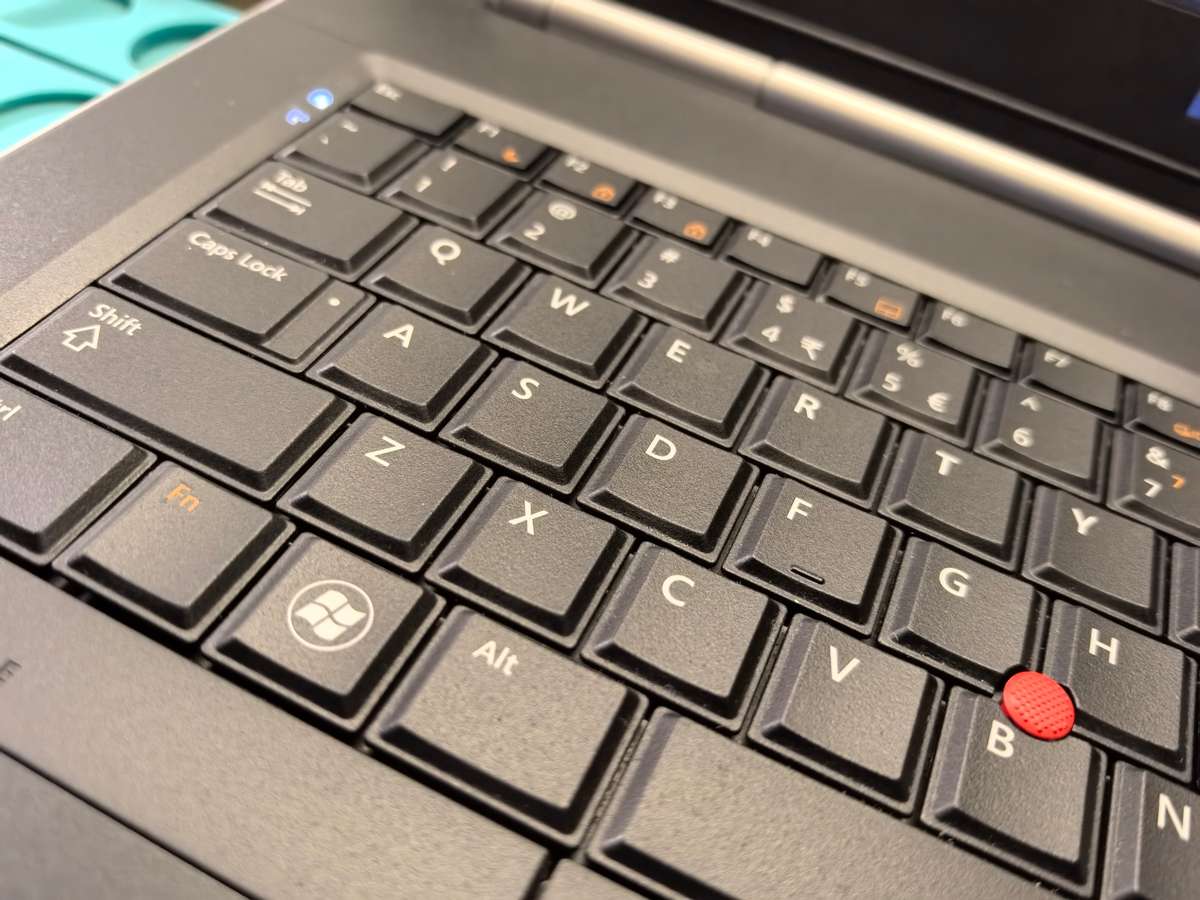 5 x units -Dell Latitude E5420 Laptop - i3-2330M, 8GB DDR3, 256GB SSD, HD Display, Backlit Keyboard