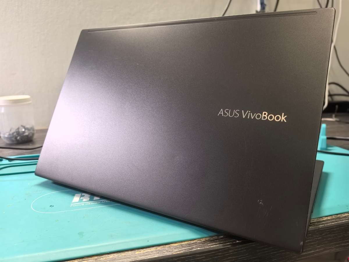 Asus VivoBook 14 i7-1165G7 16GB DDR4 512GB SSD FHD Iris Graphics