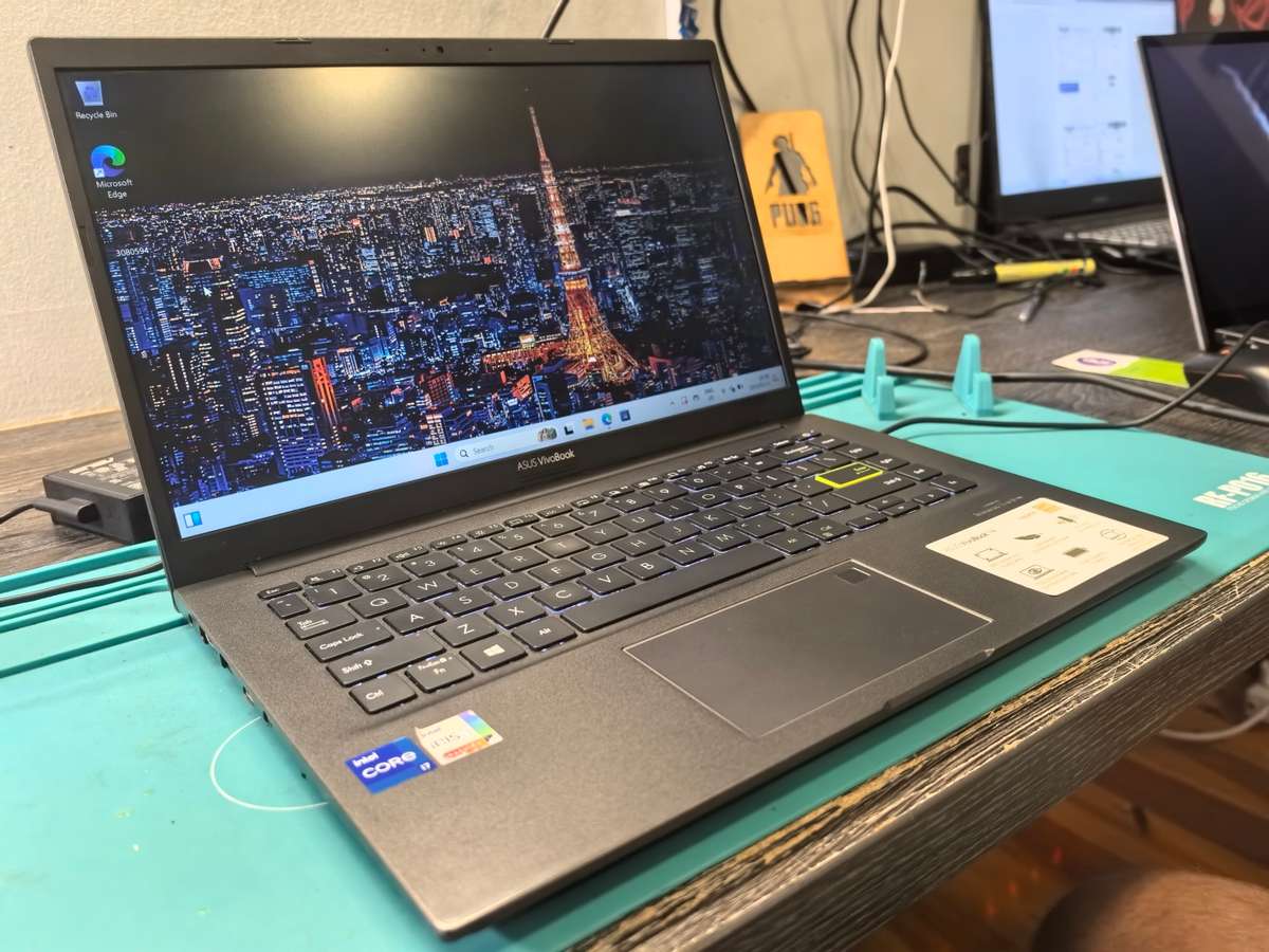 Asus VivoBook 14 i7-1165G7 16GB DDR4 512GB SSD FHD Iris Graphics