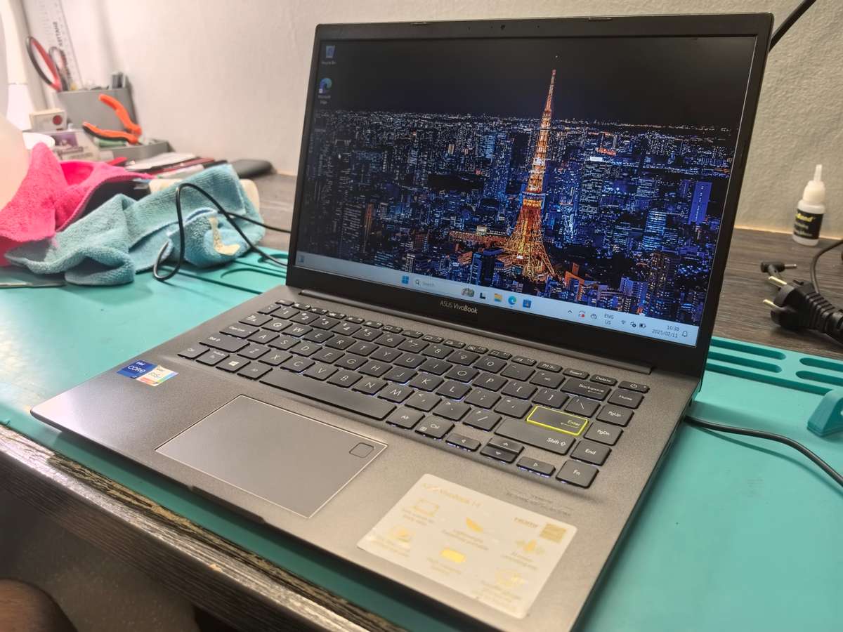 Asus VivoBook 14 i7-1165G7 16GB DDR4 512GB SSD FHD Iris Graphics