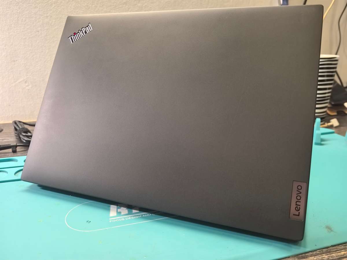 LATE ENTRY-12th gen i5-LENOVO THINKPAD T14*i5-1235u*16GB DDR4*FHD+*256GB SSD