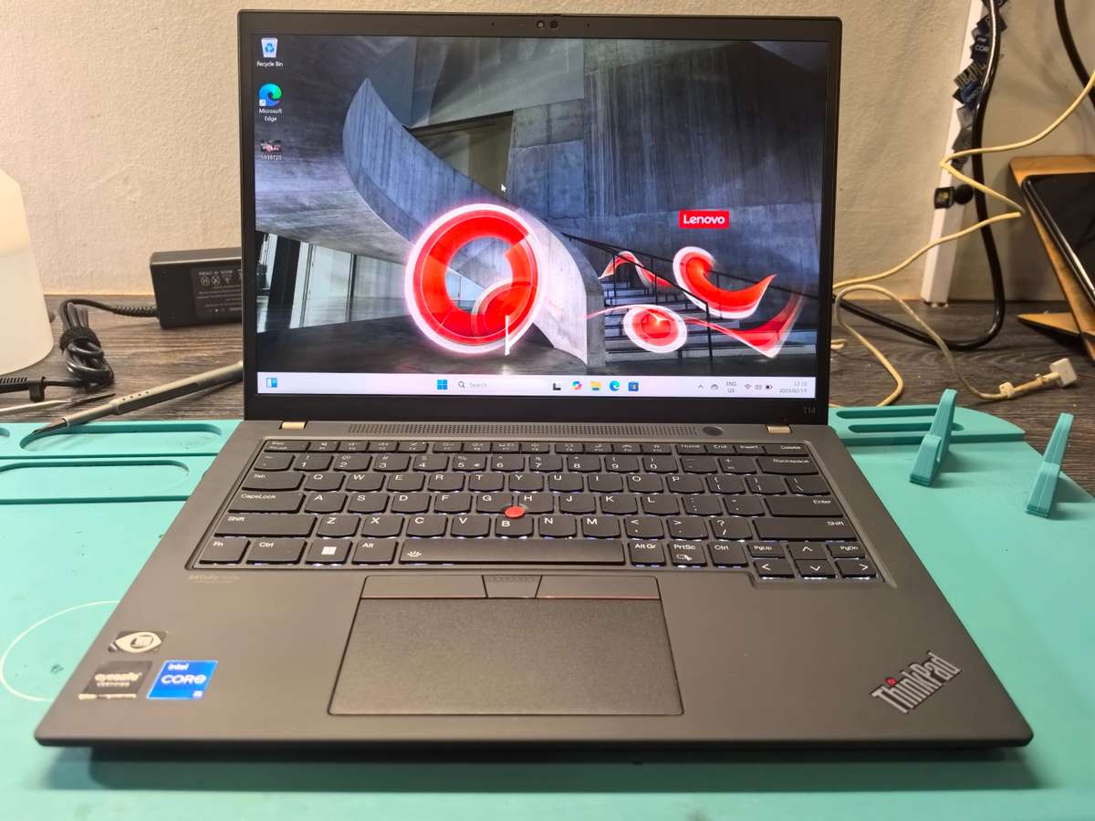 LATE ENTRY-12th gen i5-LENOVO THINKPAD T14*i5-1235u*16GB DDR4*FHD+*256GB SSD