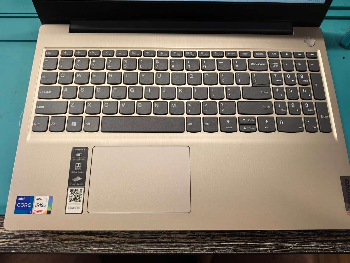 QUAD CORE 11TH GEN i7*LENOVO IDEAPAD 3*i7-1165G7*12GB DDR4*1000GB SSD*HD