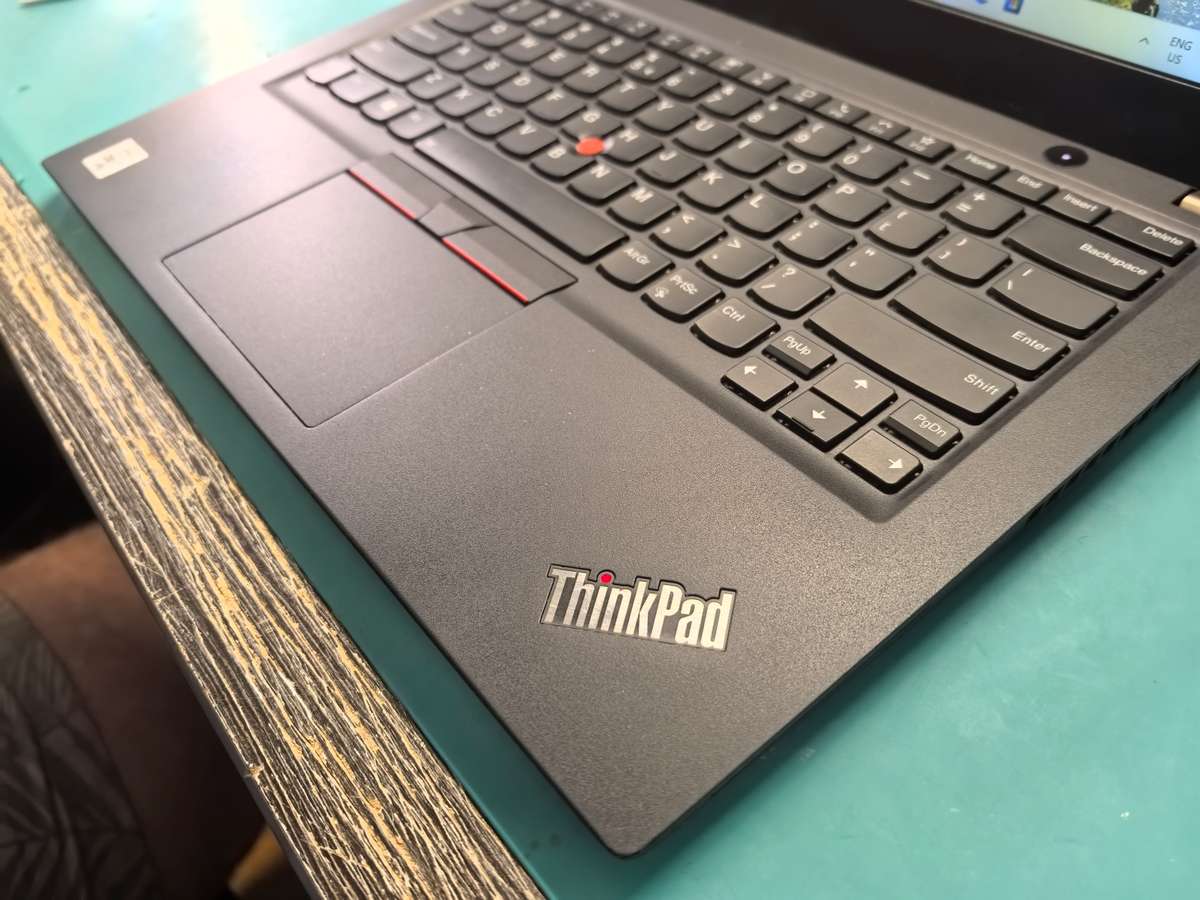 QUAD CORE i7-LENOVO THINKPAD T14S*i7-10610U*16GB DDR4*FHD*256GB SSD