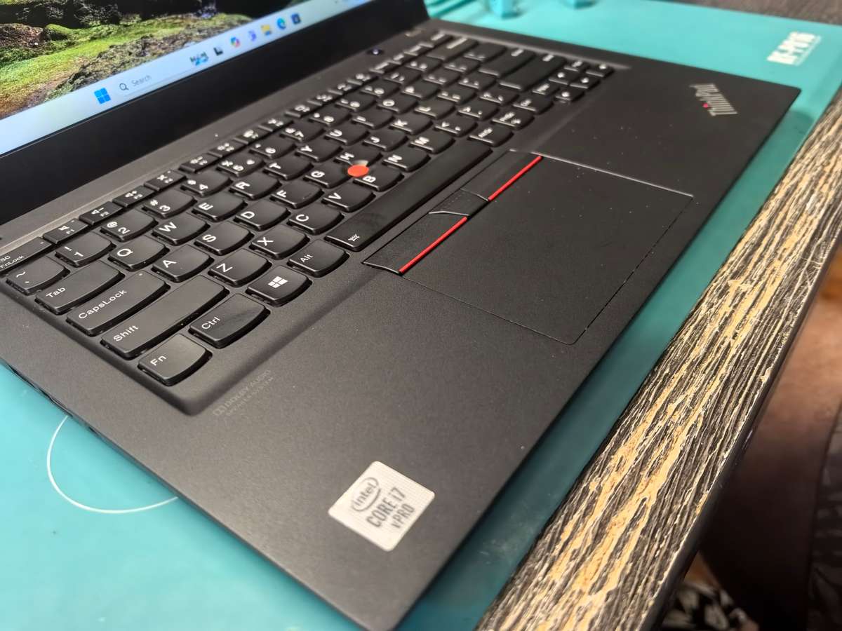 QUAD CORE i7-LENOVO THINKPAD T14S*i7-10610U*16GB DDR4*FHD*256GB SSD