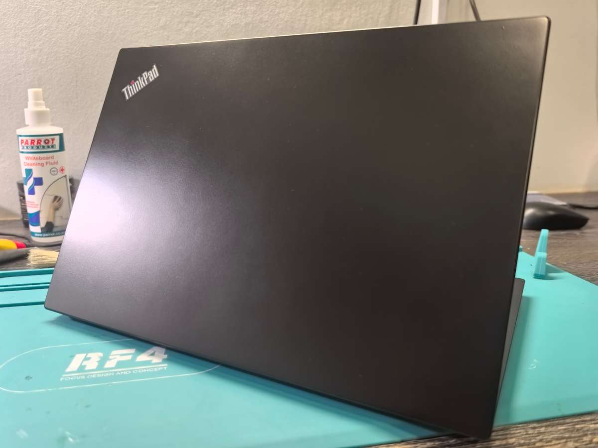 QUAD CORE i7-LENOVO THINKPAD T14S*i7-10610U*16GB DDR4*FHD*256GB SSD