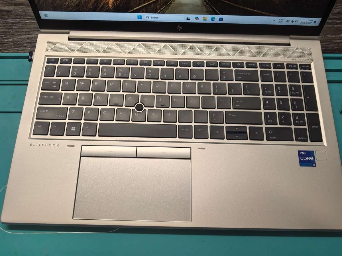 QUAD CORE i7-TOUCHSCREEN*HP ELITEBOOK 850 G8*i7-1165G7*IPS FHD*16GB*512GB SSD*FHD