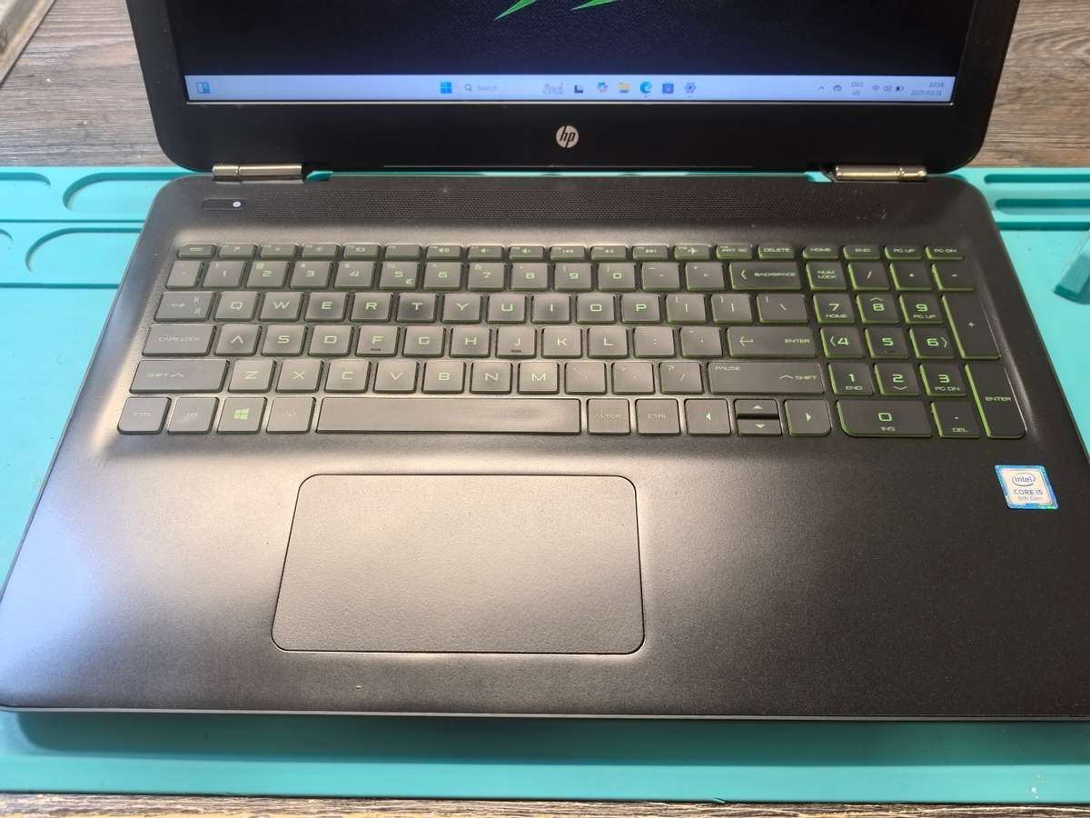 GAMING*HP PAVILION 15 GAMING*i5-8250u*16GB*256GB SSD-1000gb hdd-FHD*GTX1050*
