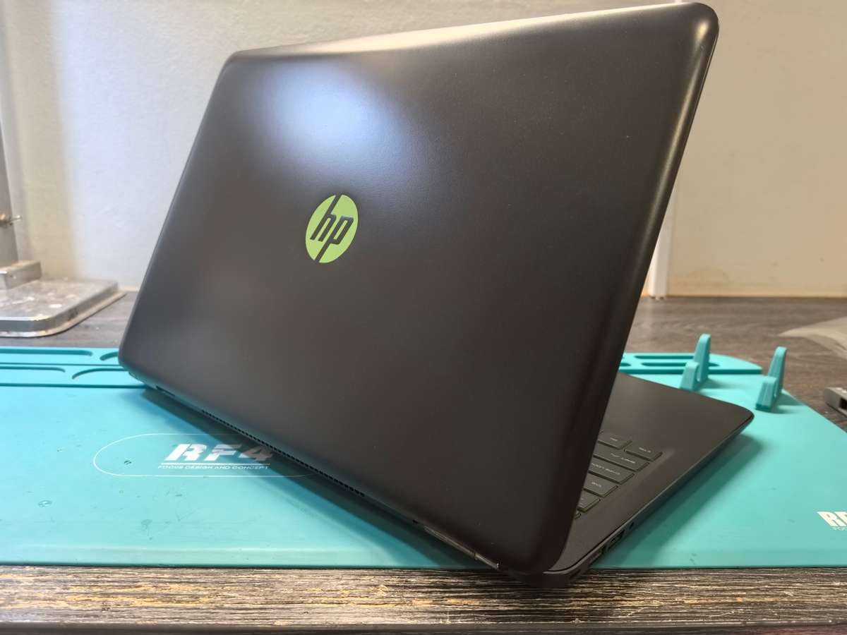 GAMING*HP PAVILION 15 GAMING*i5-8250u*16GB*256GB SSD-1000gb hdd-FHD*GTX1050*