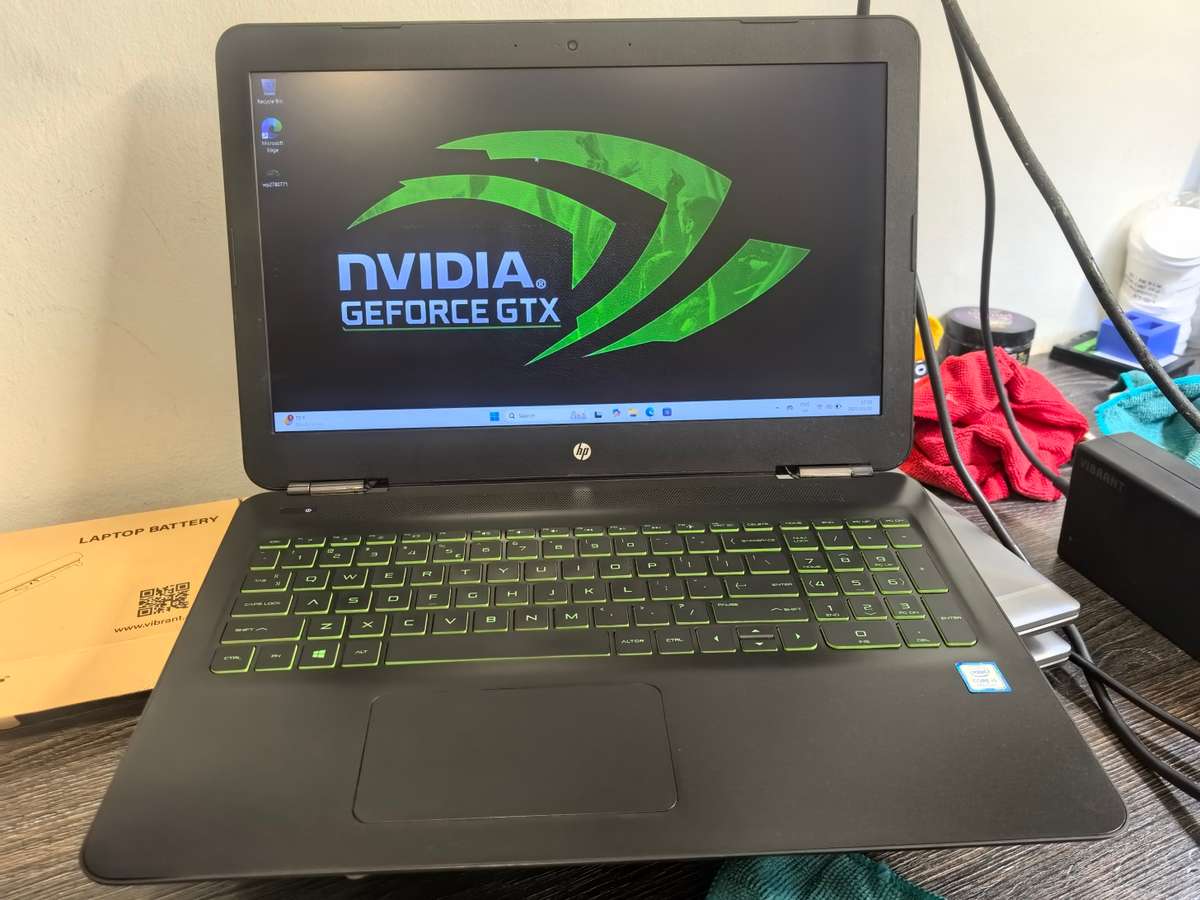 GAMING*HP PAVILION 15 GAMING*i5-8250u*16GB*256GB SSD-1000gb hdd-FHD*GTX1050*