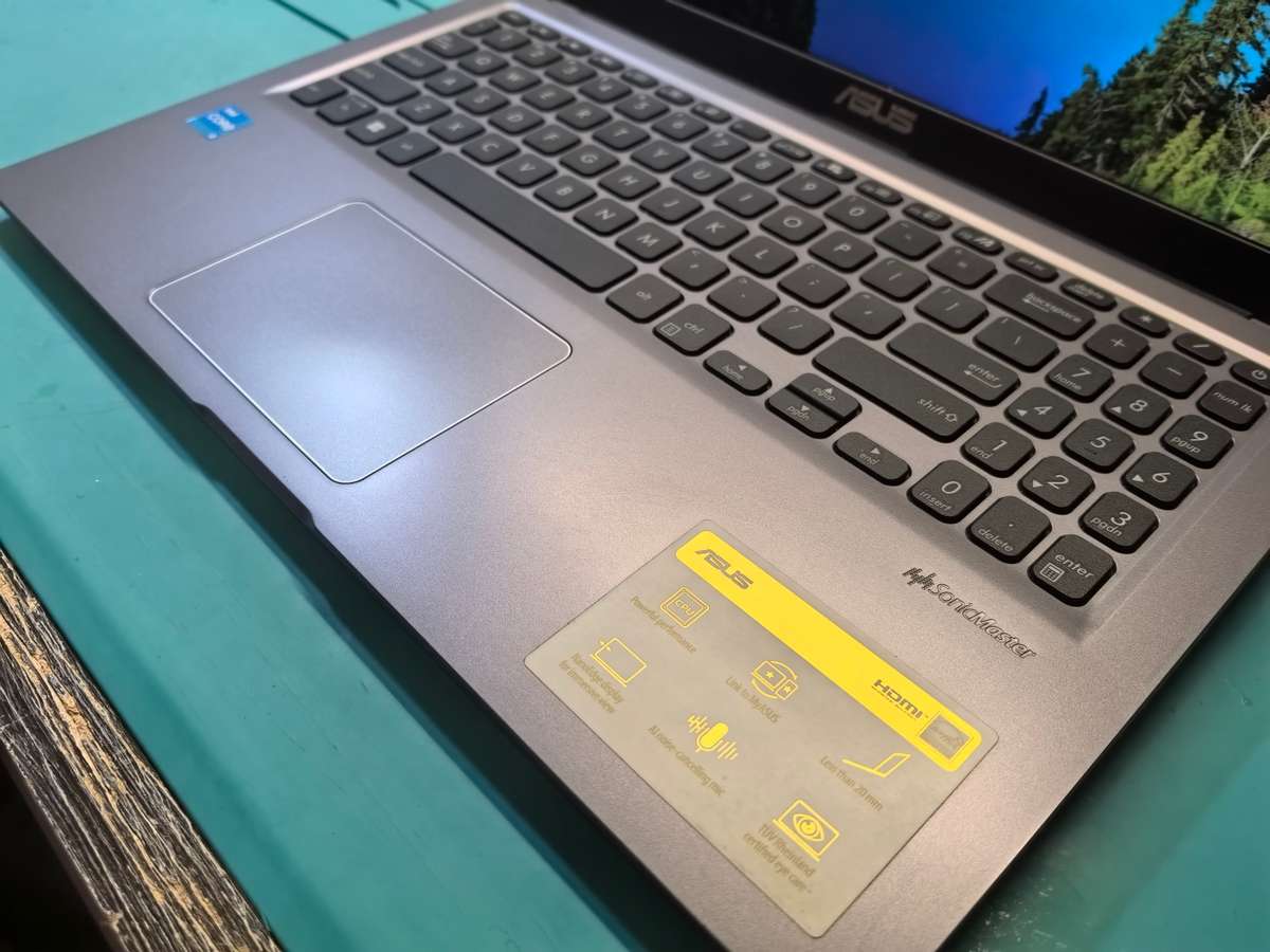 ASUS VIVOBOOK X515EA*i3-1115g4*4GB DDR4*256GB SSD*HD*